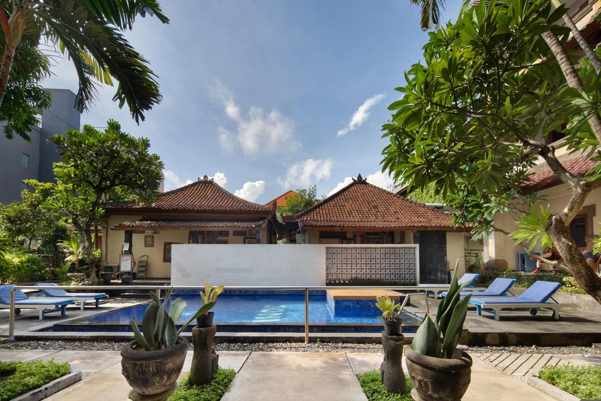Legian Village Beach Resort - Chse Certified Экстерьер фото