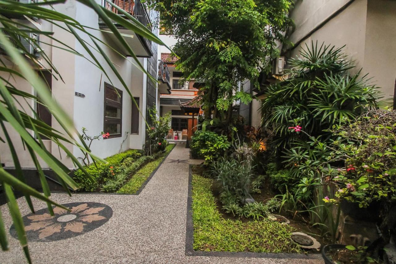 Legian Village Beach Resort - Chse Certified Экстерьер фото